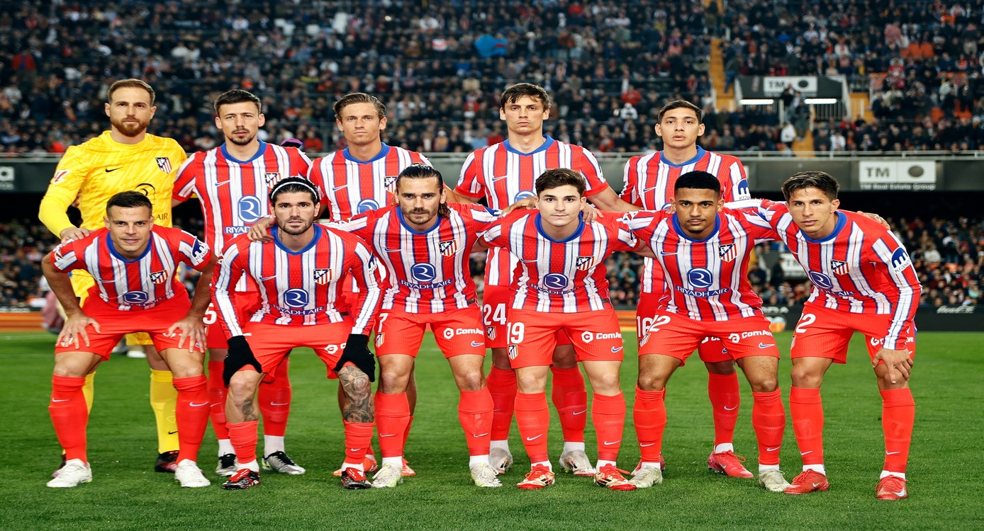 Julián Álvarez Strikes Twice as Atletico Dominate Valencia 3-0 to Claim LaLiga Top Spot